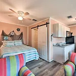 Gulf Shores Escape With Grill, 4 Mi To Beach!