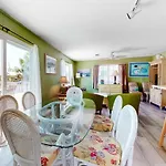 The Purple House By Meyer Vacation Rentals