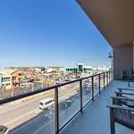 Elegant 4 Bedroom Luxury Condo With Rooftop Pool Next To The Hangout