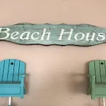 The Beach House On 1St Avenue