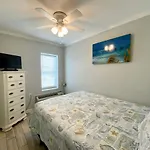 Beachview 216 By Albvr - Studio In The Heart Of It All, Just Steps To The Beach And Hangout!