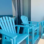 Island Winds East 308 By Albvr - Beautifully Renovated Beachfront Condo & Steps Away From Hangout & More!