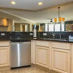 The Colonnades 802