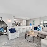 Island Winds West 180