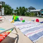 Summer At Family Bungalow W Pool! 4Min Walk To Beach!