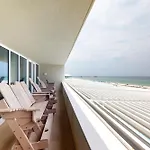 Colonnades VI