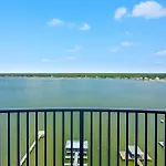 Lagoon Tower 1402