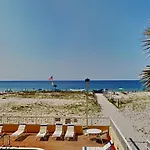 Driftwood Towers 1F - Palm View