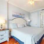 Island Royale #702