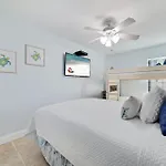 Island Winds West 780