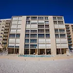 Edgewater 62