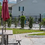 3B/2B W/ Pool & Tennis Court, Sleeps 6