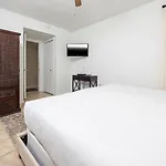 Island Winds West 671 Condo