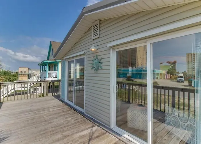 The Beach House On 1St Avenue