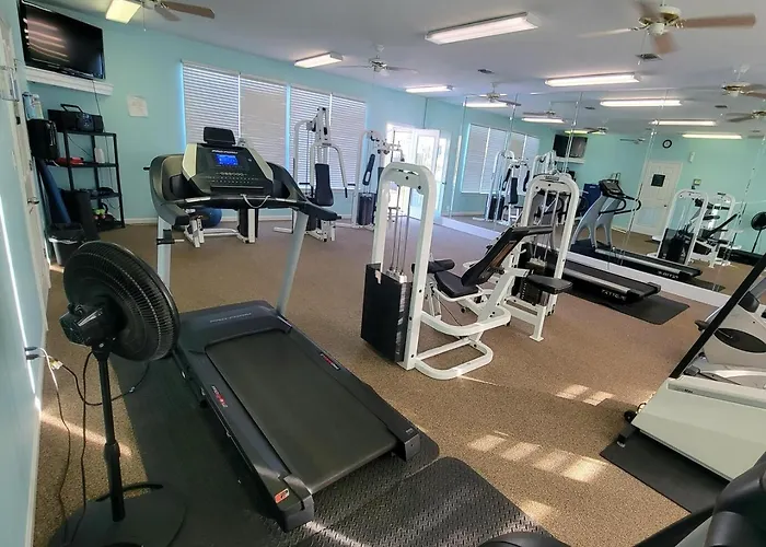 3B/2B W/ Pool & Tennis Court, Sleeps 6