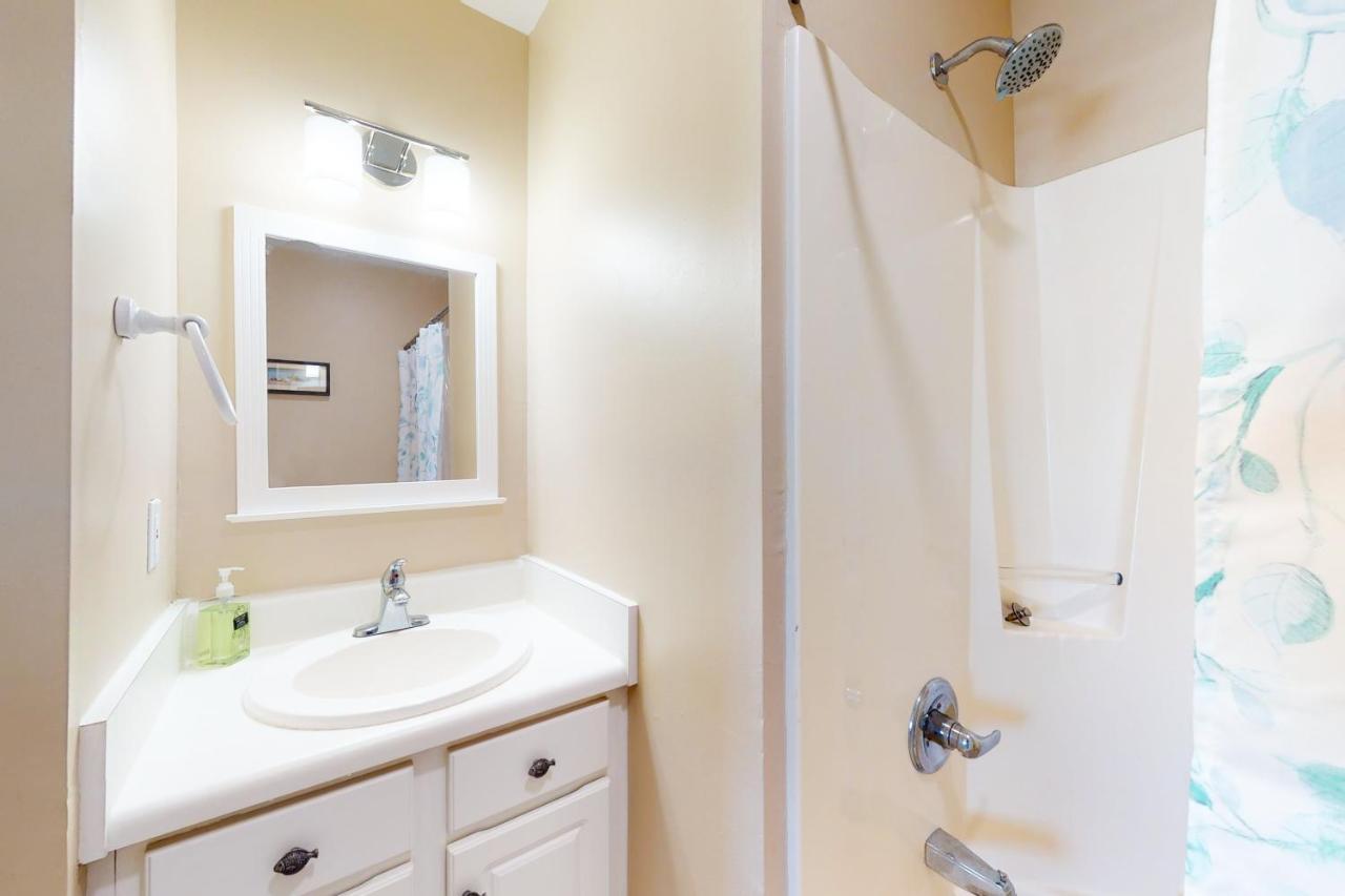 Apartment Lagoon Landing #302