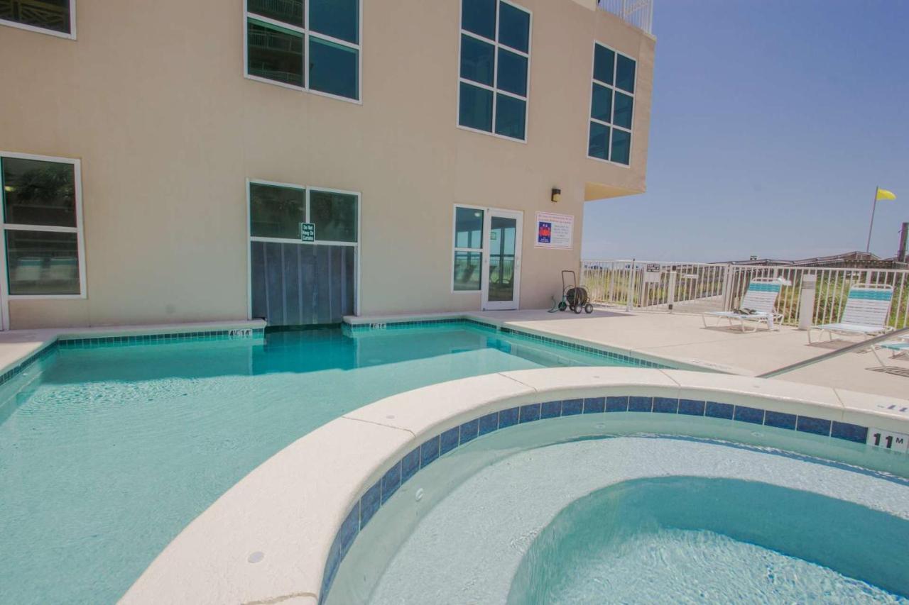 Crystal Shores 701 Holiday home