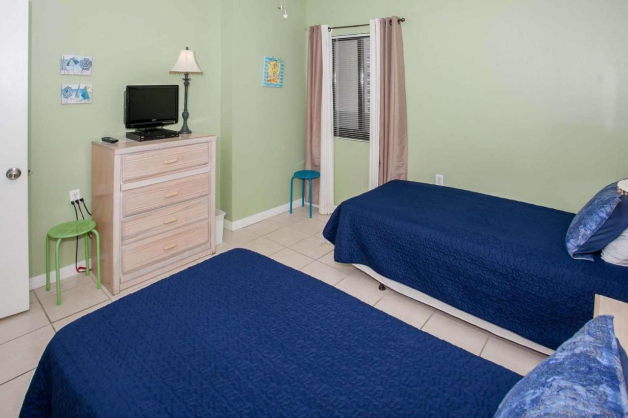 Tropical Winds 402 Holiday home *