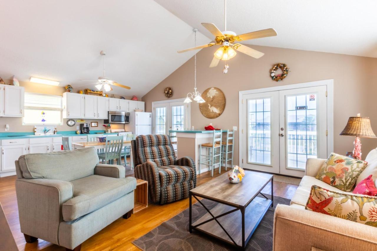 Apartment Seaside Near The Beach! Private House, Sleeps 9