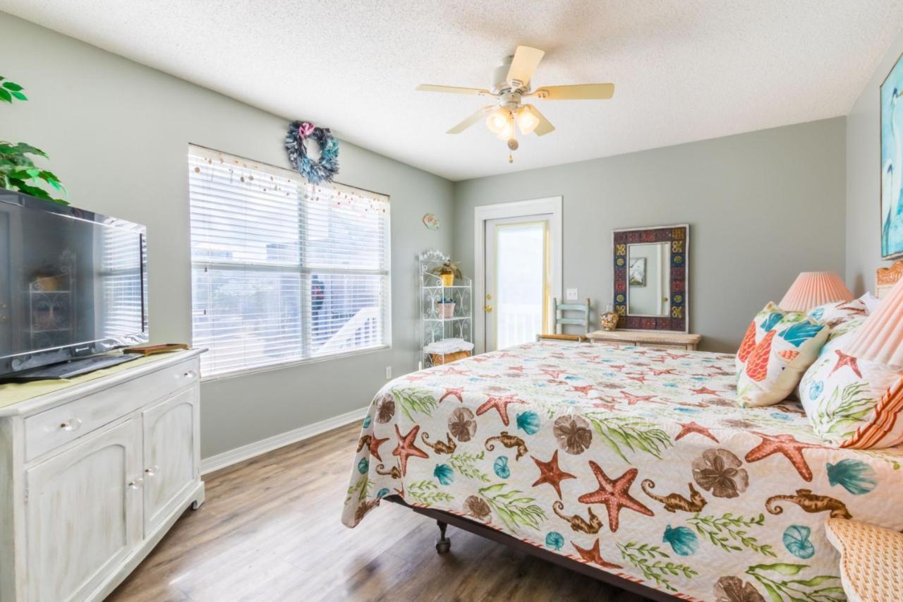 Seaside Near The Beach! Private House, Sleeps 9 Apartment