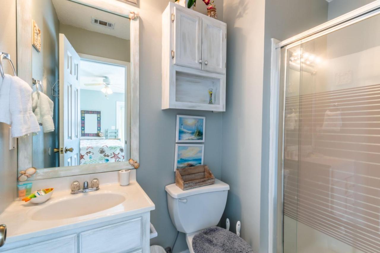 Apartment Seaside Near The Beach! Private House, Sleeps 9