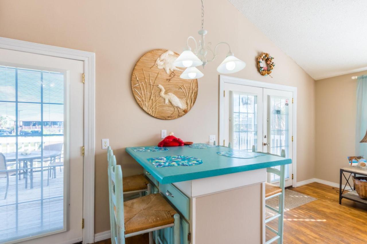 Seaside Near The Beach! Private House, Sleeps 9