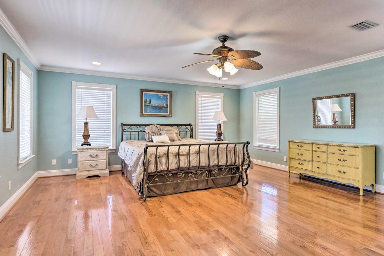 Spacious Private Pool And Deck! Holiday home Gulf Shores