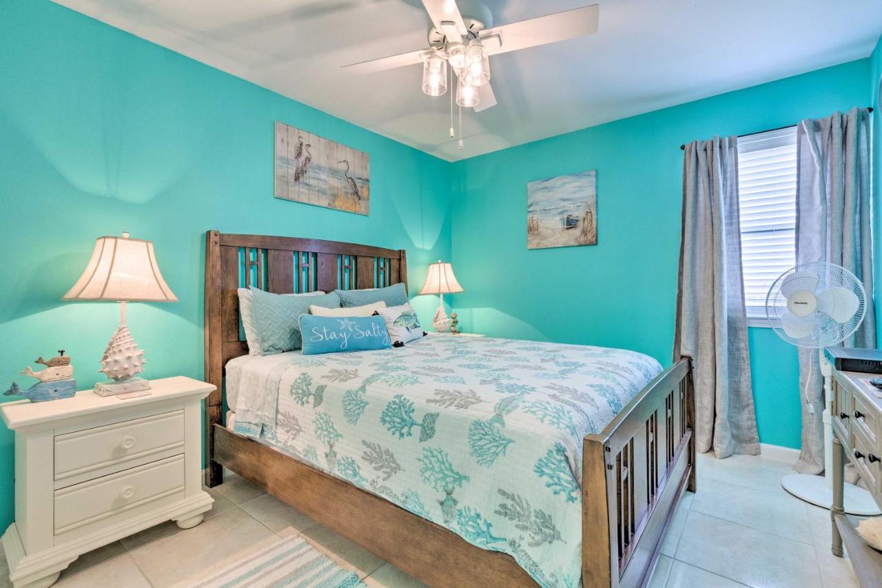 Vivid Escape In - Walk To The Beach!