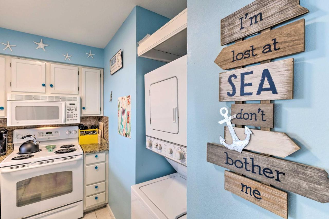 Vivid Escape In - Walk To The Beach! Apartment