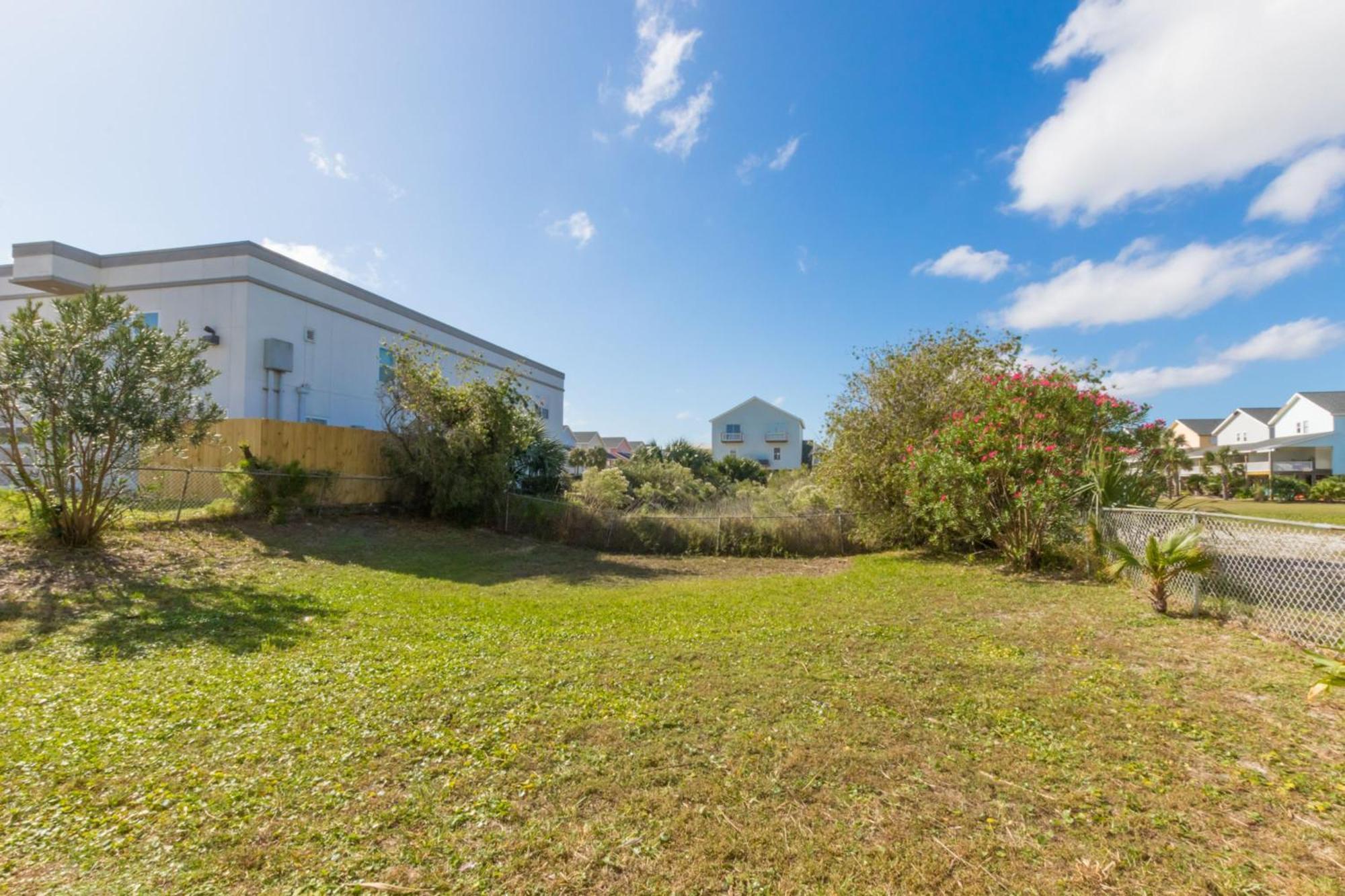 Seaside Near The Beach! Private House, Sleeps 9 Apartment