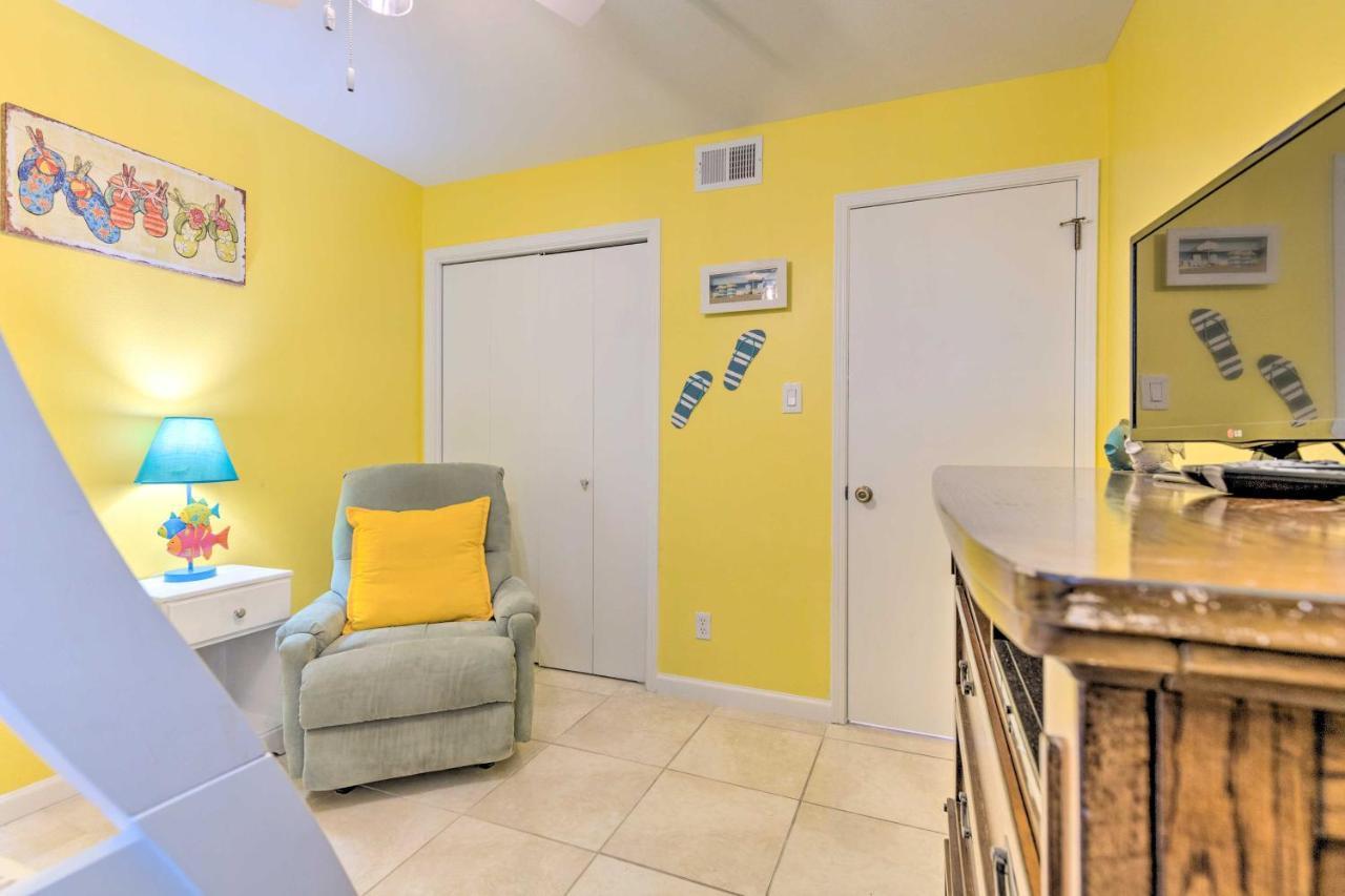 Vivid Escape In - Walk To The Beach! Apartment Gulf Shores