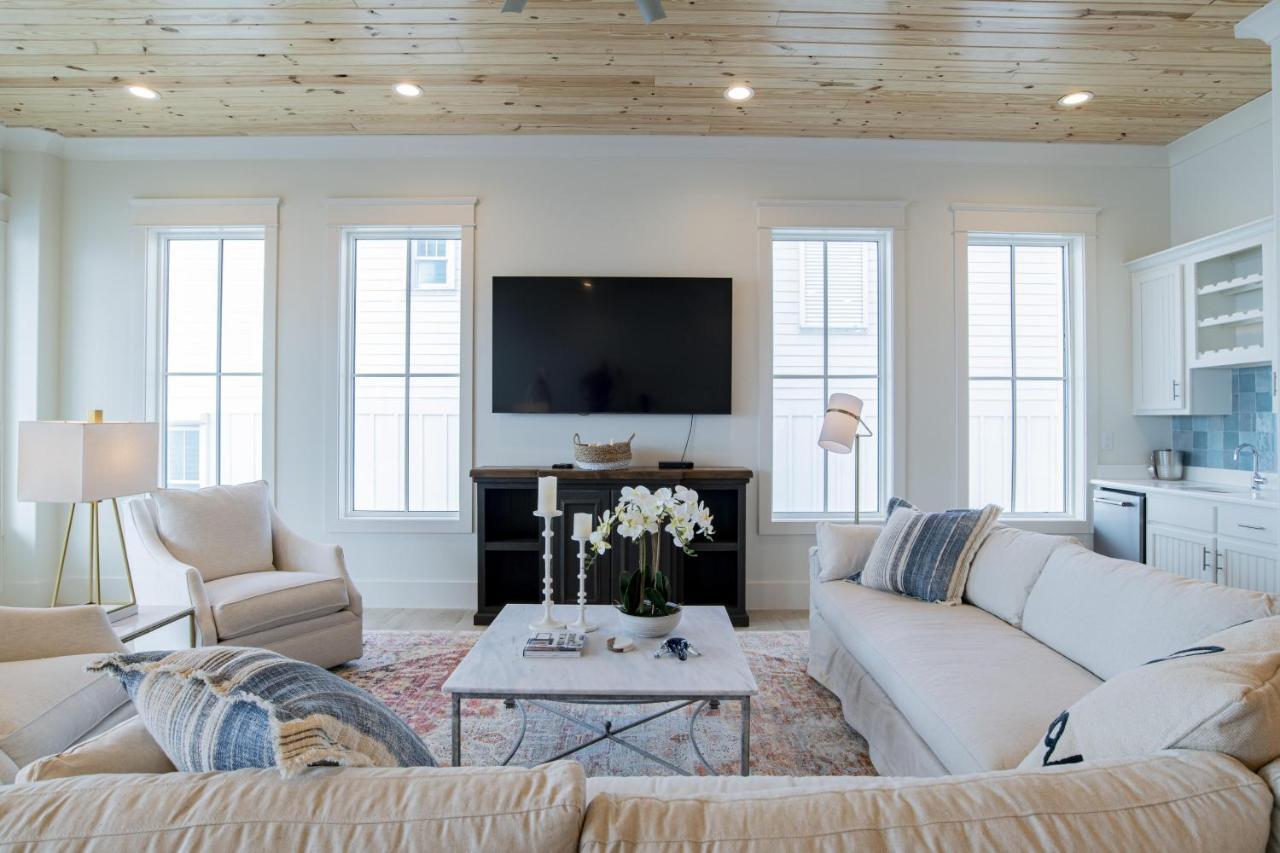 Holiday home Seaside West 12 Bdrm, 11,5 Bath, Private Pools, Sleeps 36