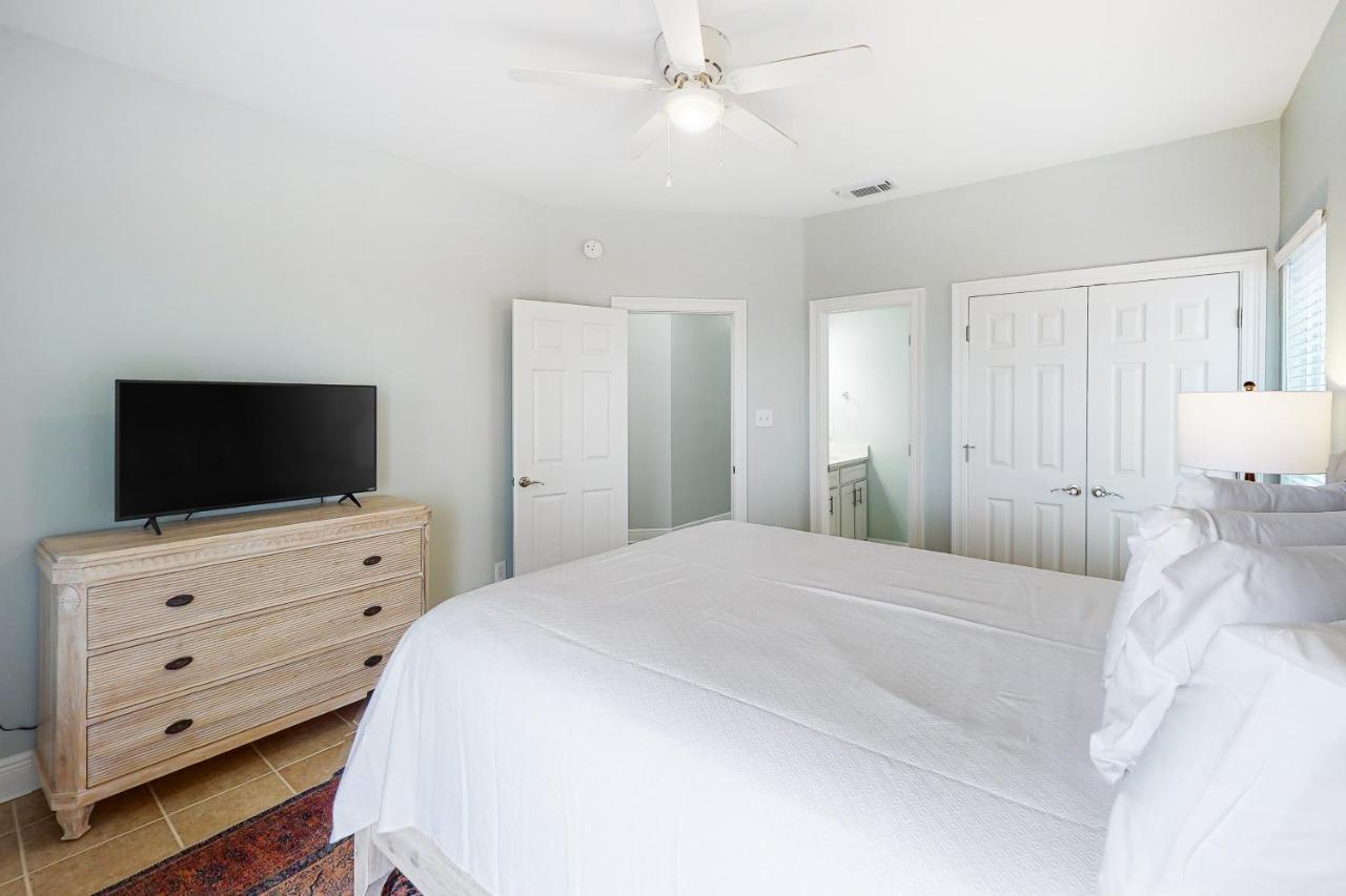 Holiday home 2 Carats East