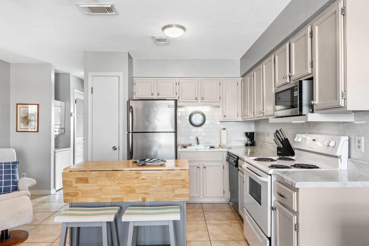 Apartment Lagoon Landing 305 *