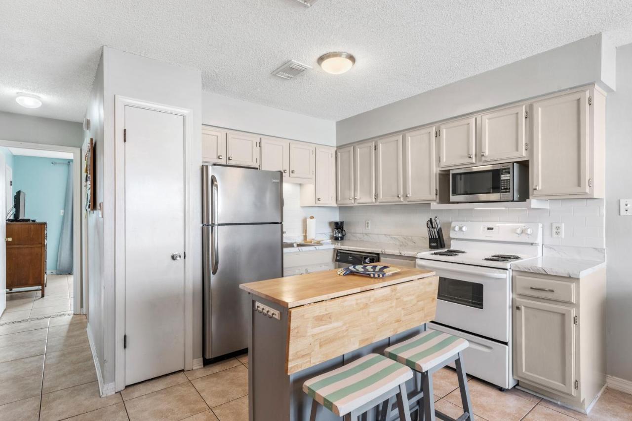 Apartment Lagoon Landing 305 *