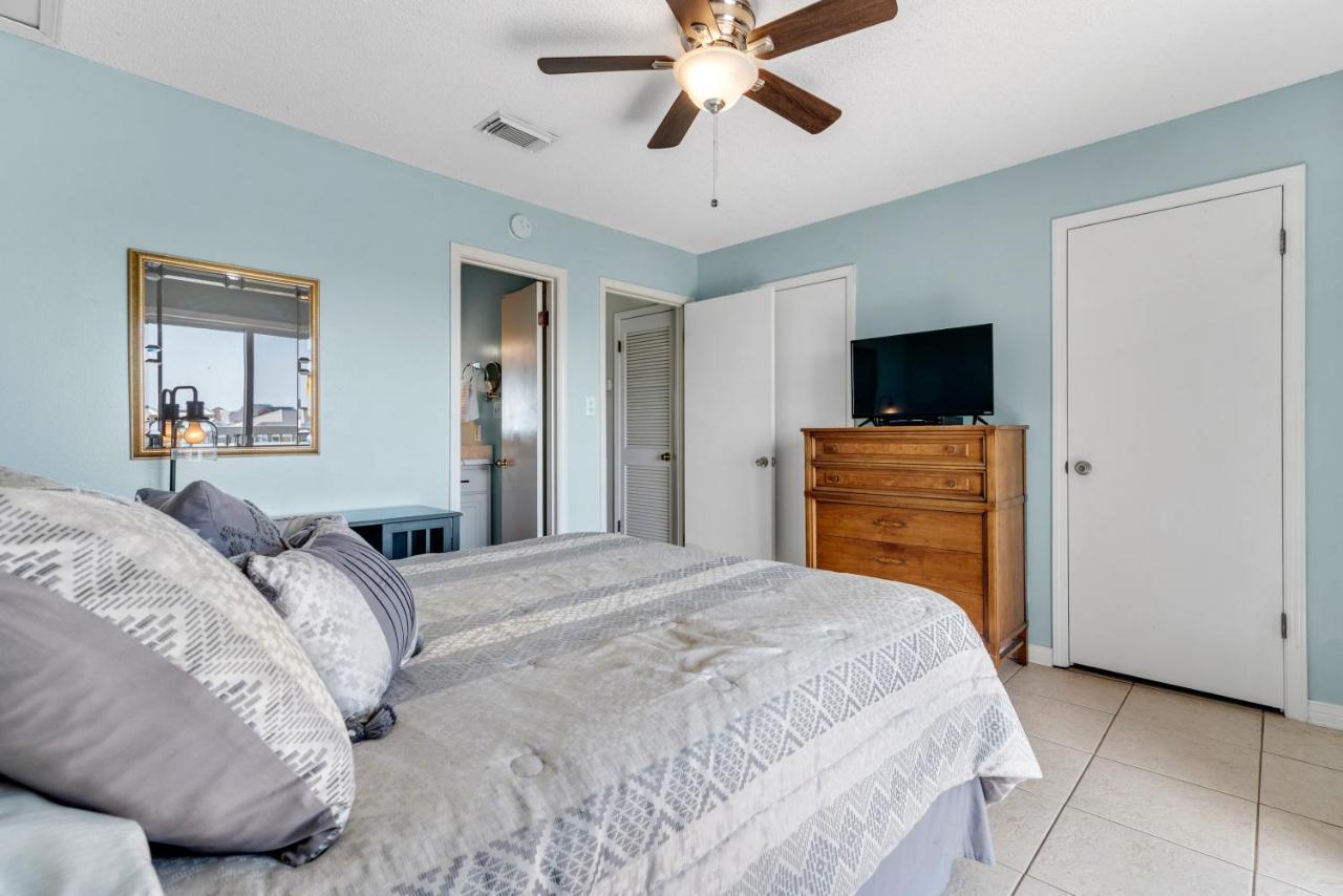 Apartment Lagoon Landing 305 *