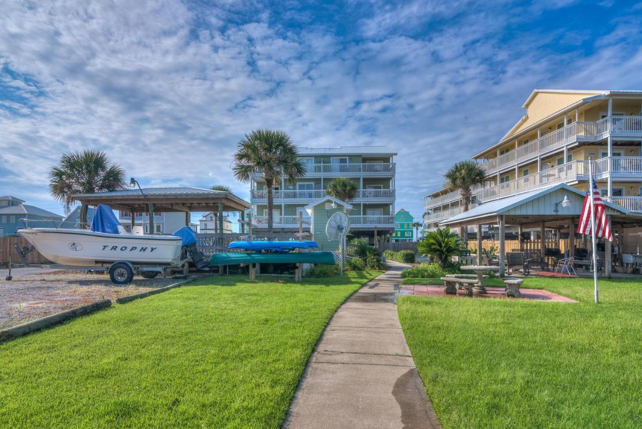 Lagoon Landing 305 Apartment