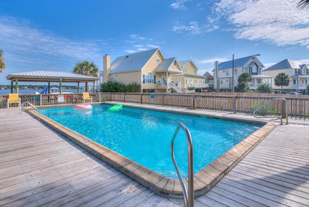 Lagoon Landing 305