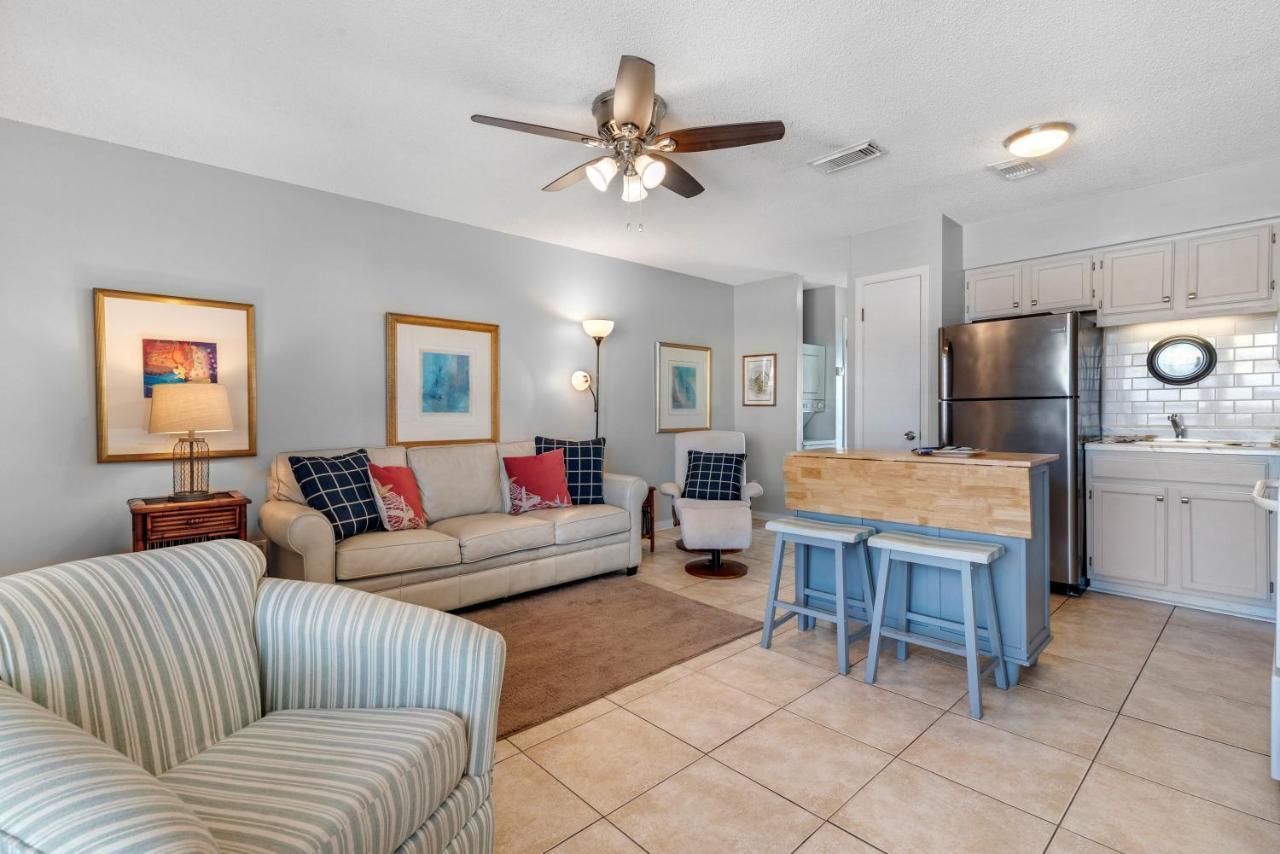Lagoon Landing 305 Apartment *