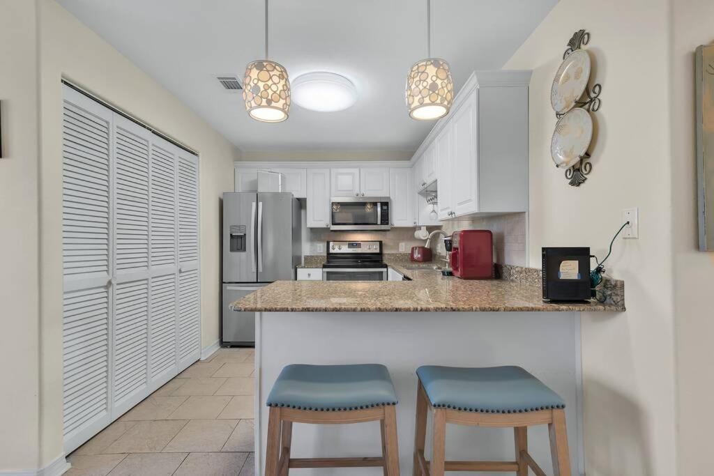 2bd 2ba 1st Floor Walk To Gulf Shores