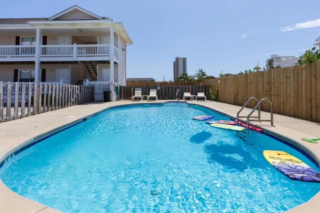 Apartment 2bd 2ba 1st Floor Walk To