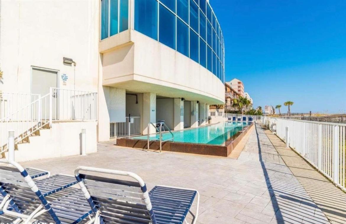 Apartment Island Tower