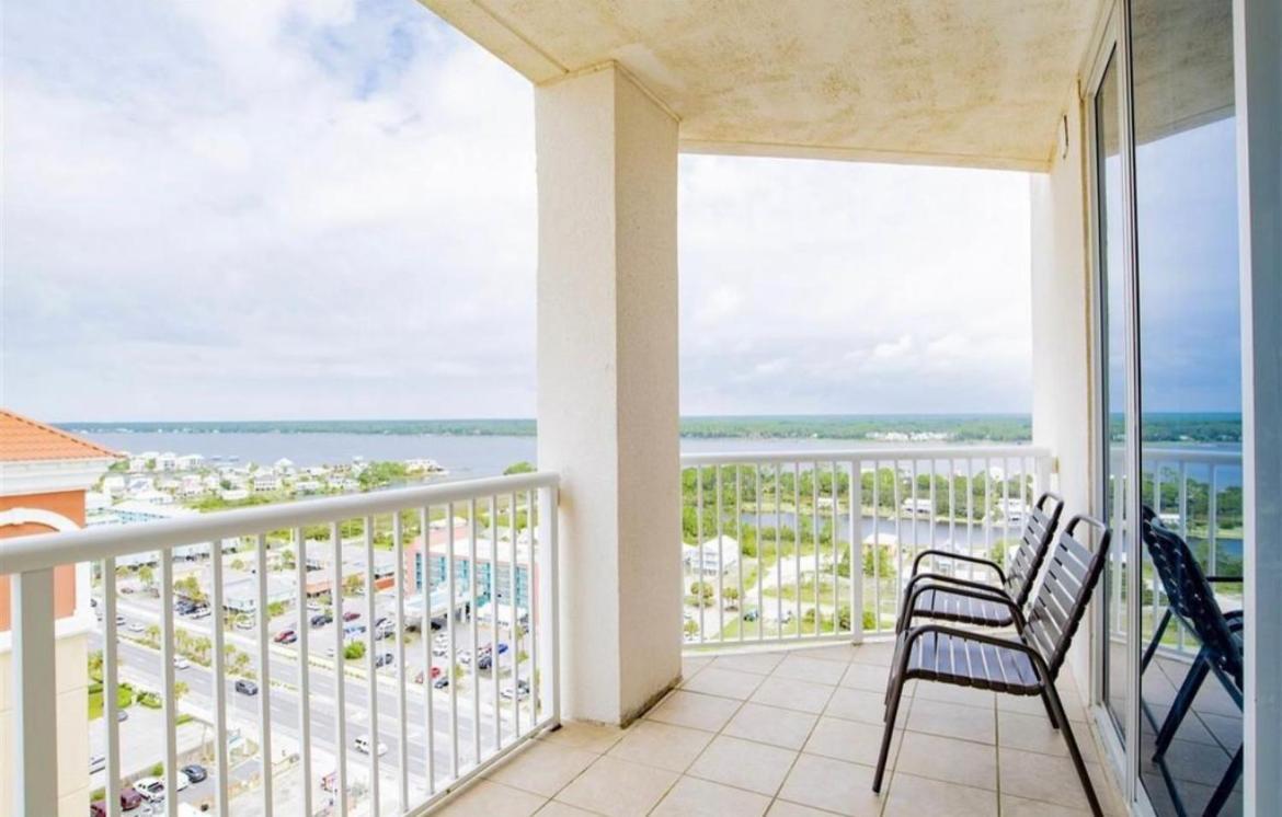 Island Tower Apartment *