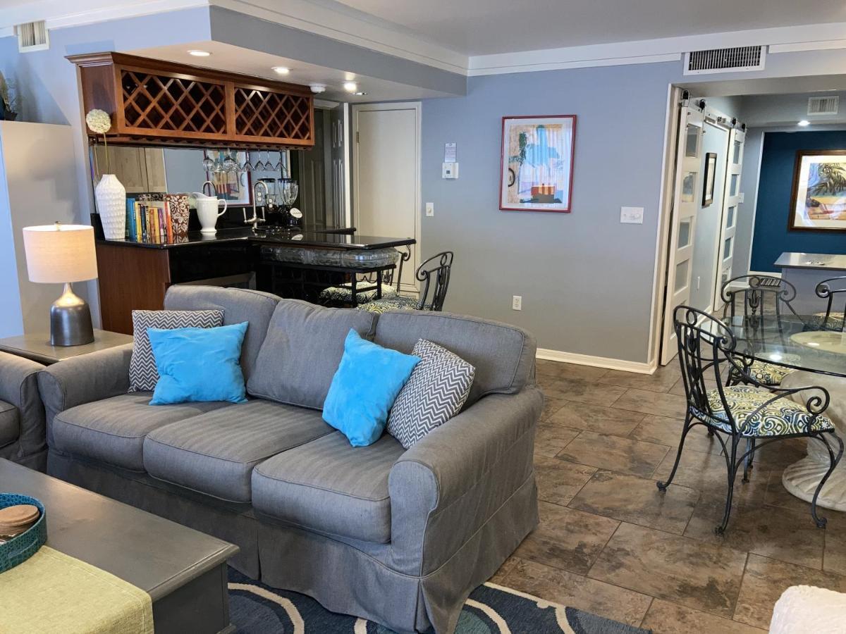 Ocean House 1406 Apartment *