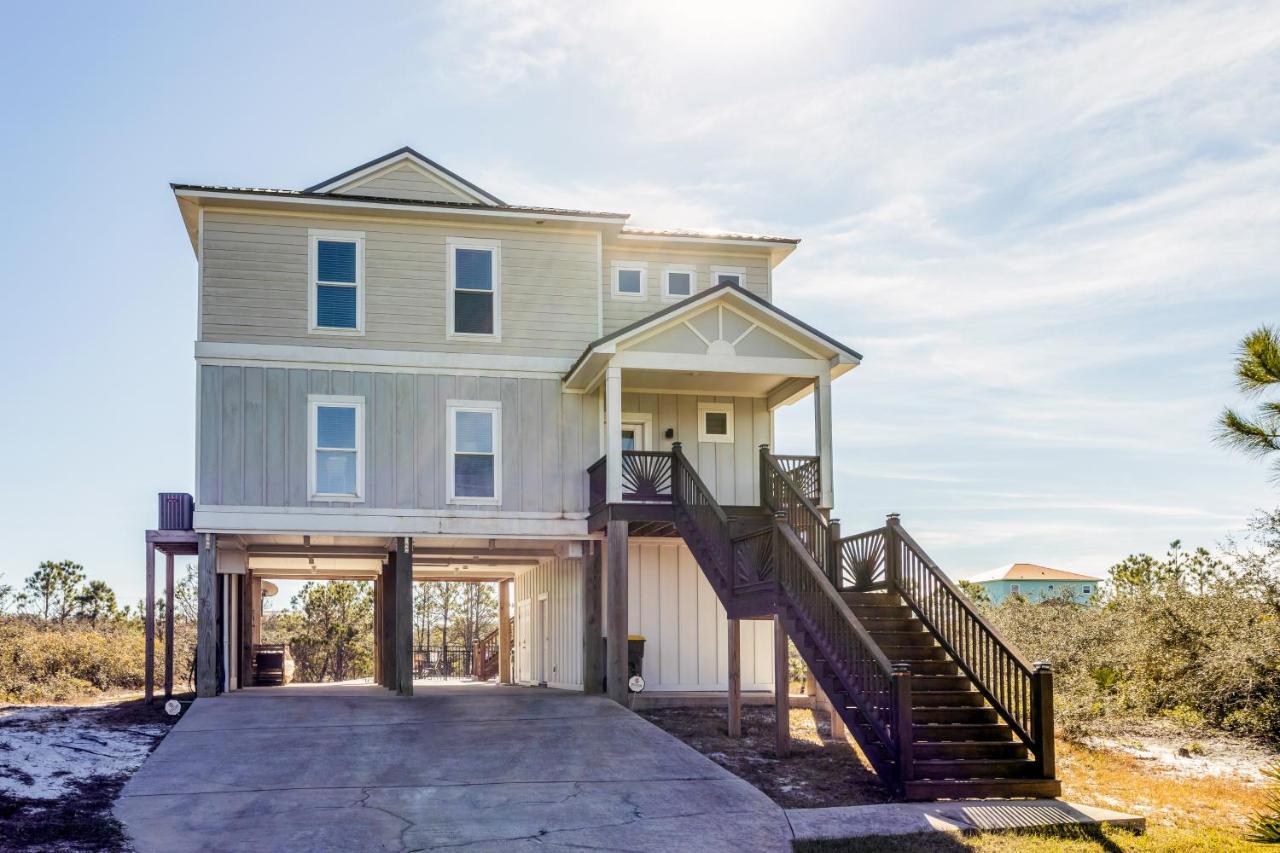 Southern Charm & Sunshine Paradise Holiday home