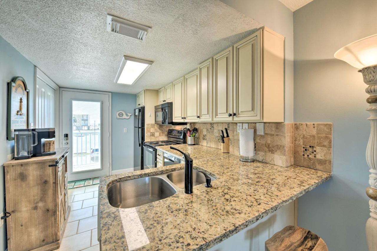 Apartment Retreat With Private Access!