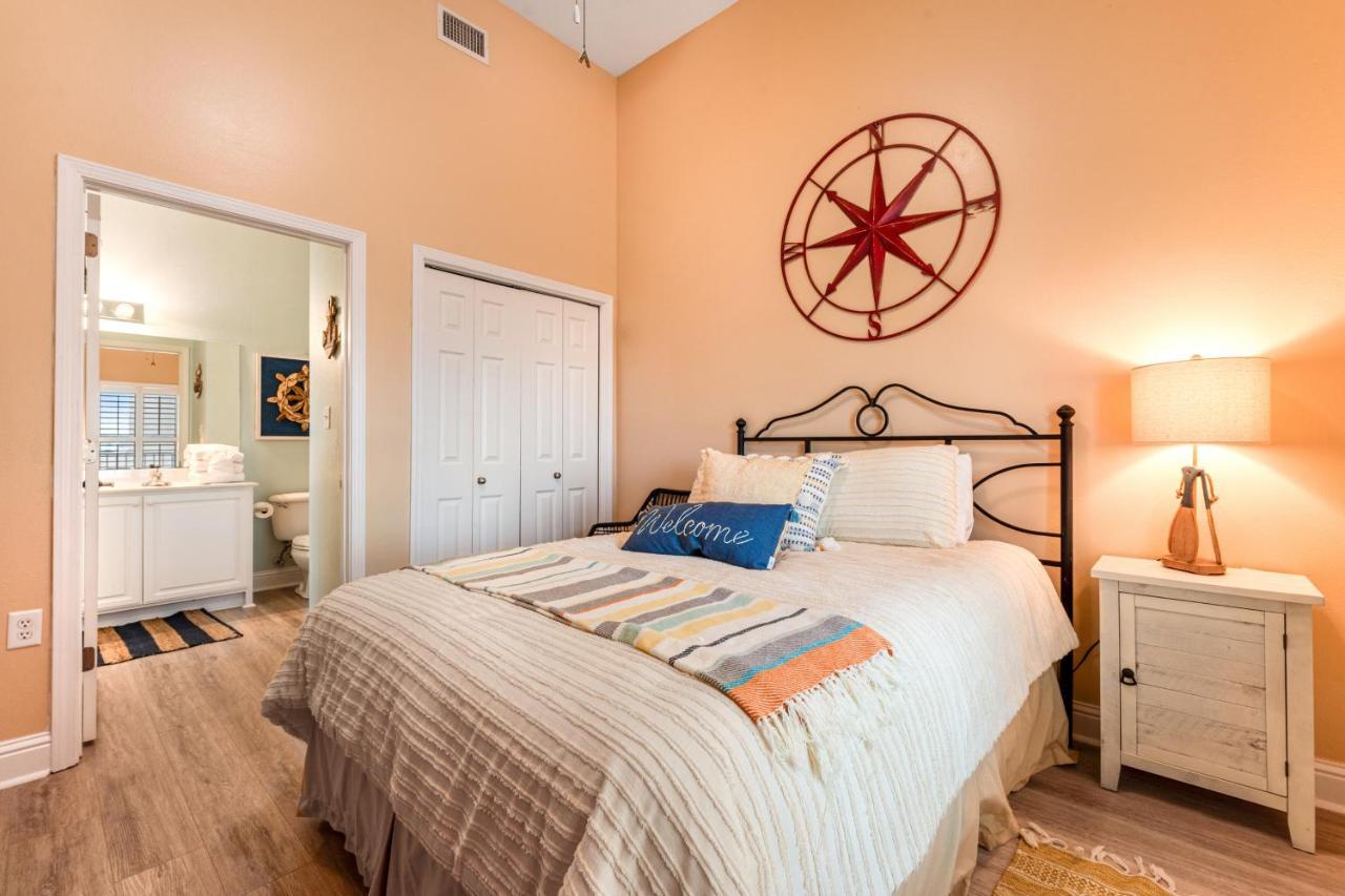 Crystal Shores #201 Apartment