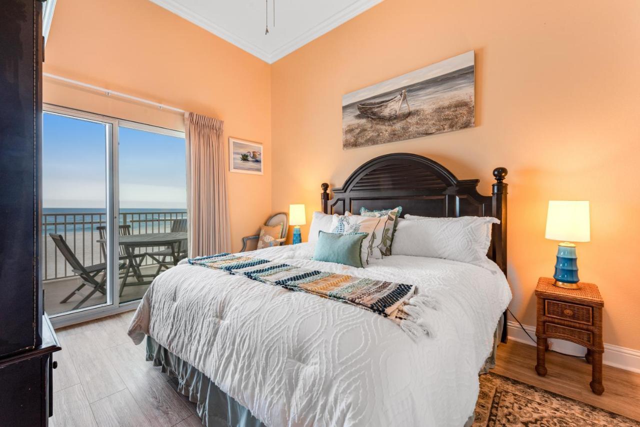 Crystal Shores #201 Apartment *