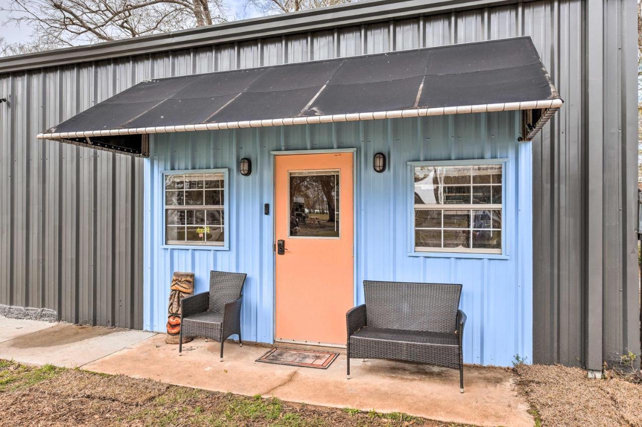Escape With Grill, 4 Mi To Beach! Gulf Shores