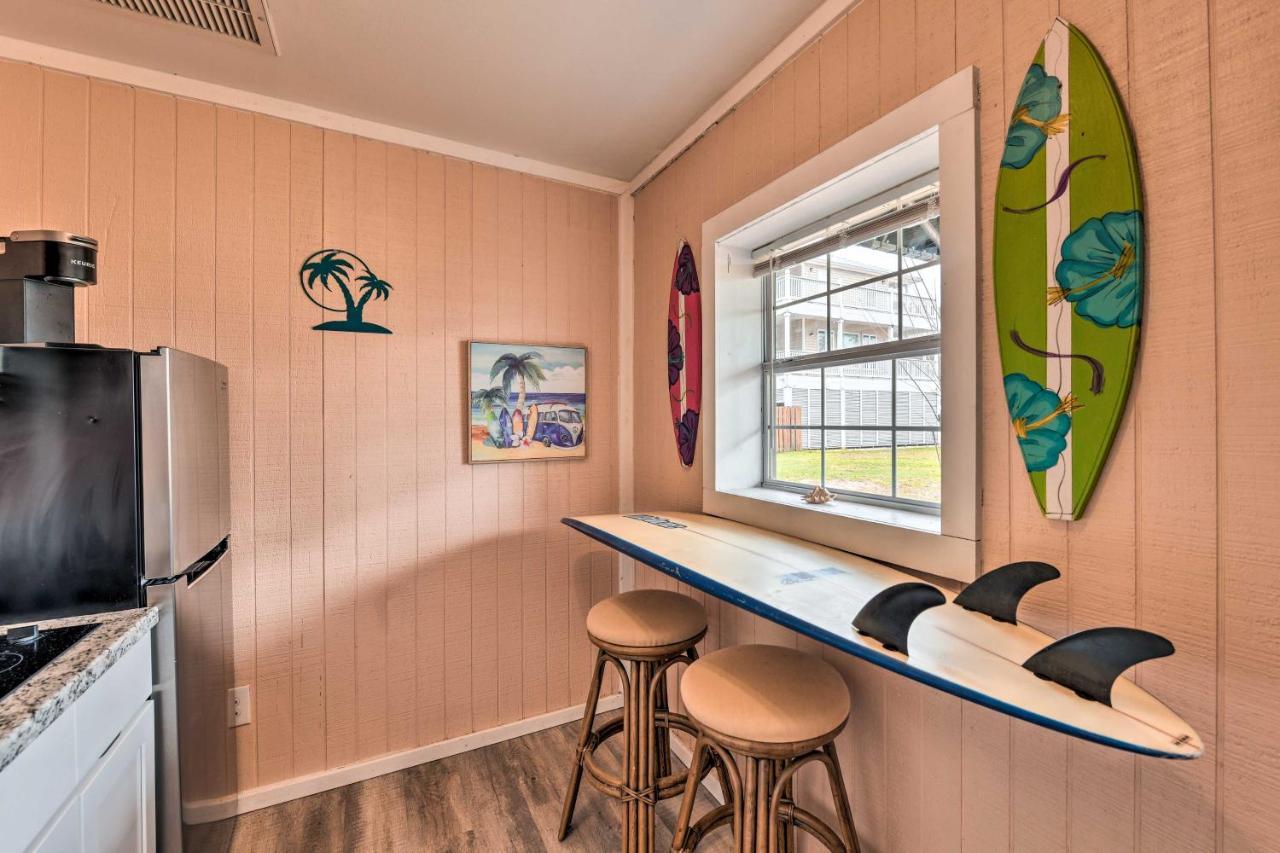 Escape With Grill, 4 Mi To Beach! Apartment Gulf Shores